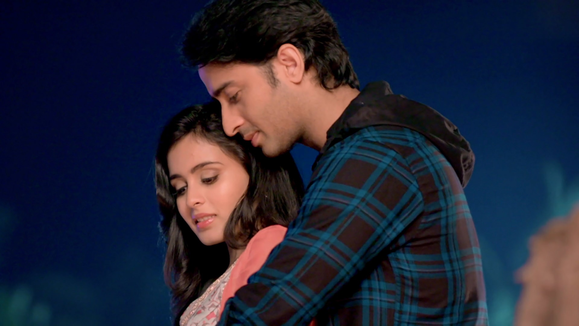 Mishti Shocks Abir