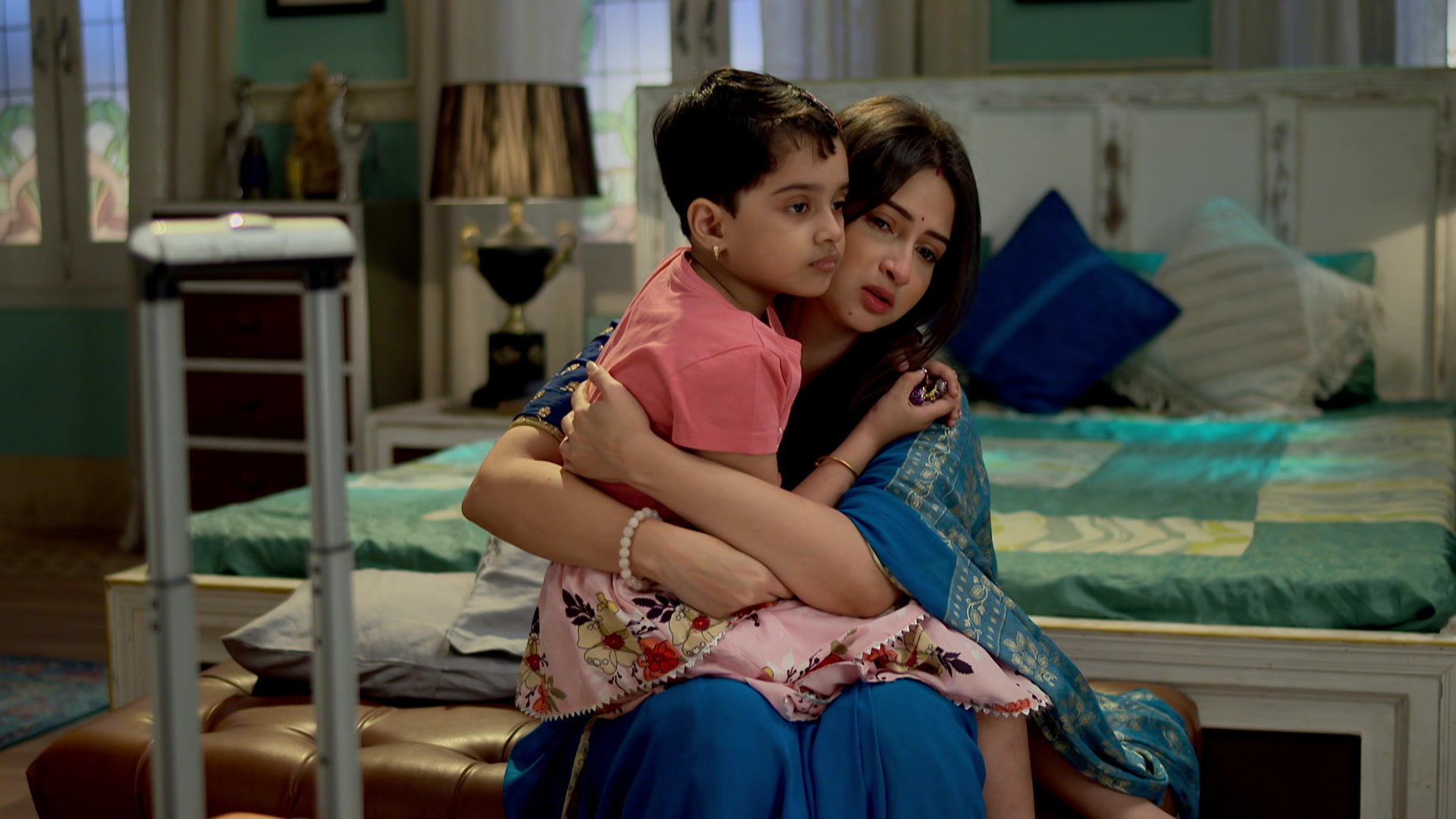 Watch Gaatchora S1 Episode 418 on JioHotstar