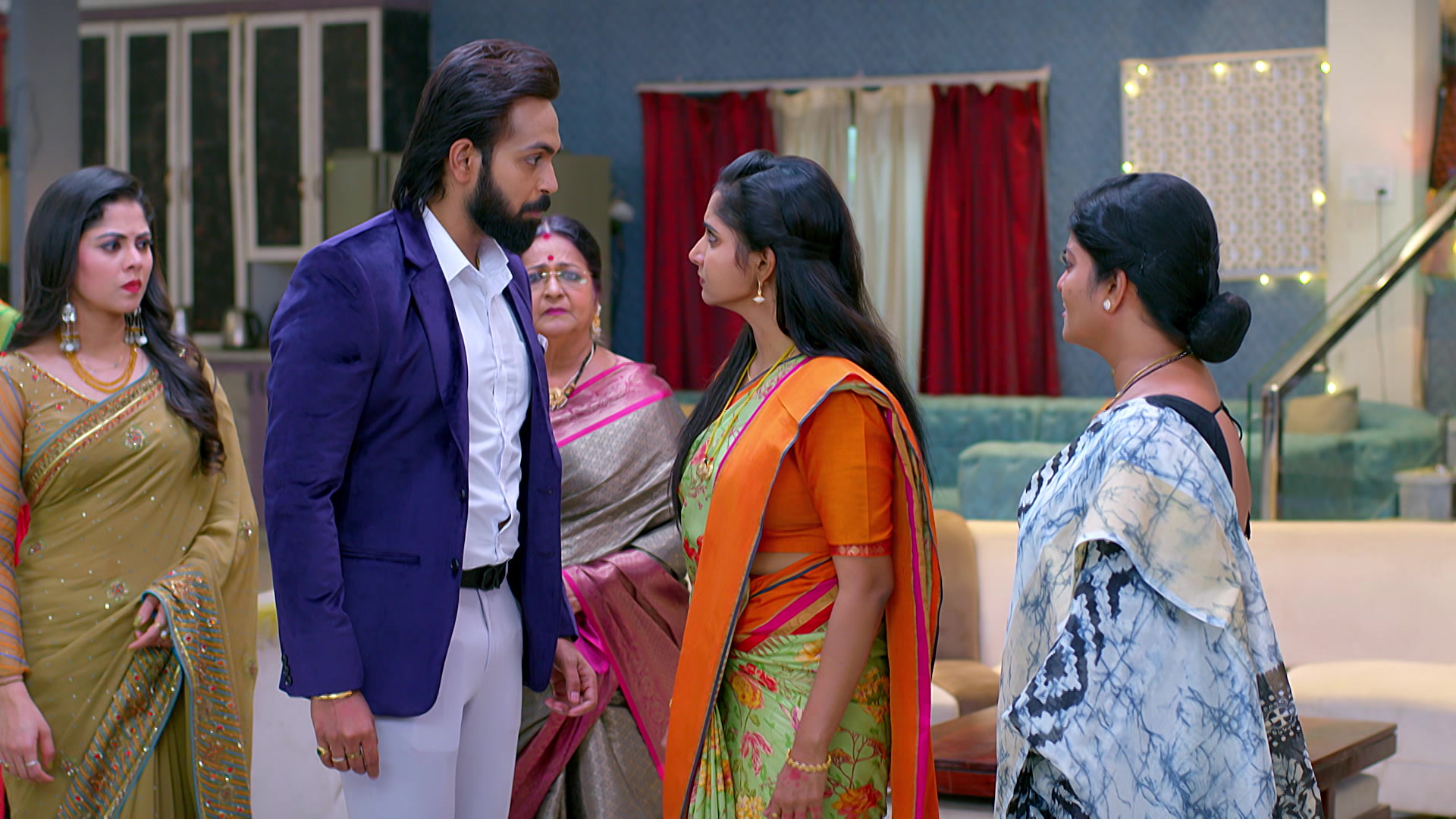 Kavya, Raj's Clash