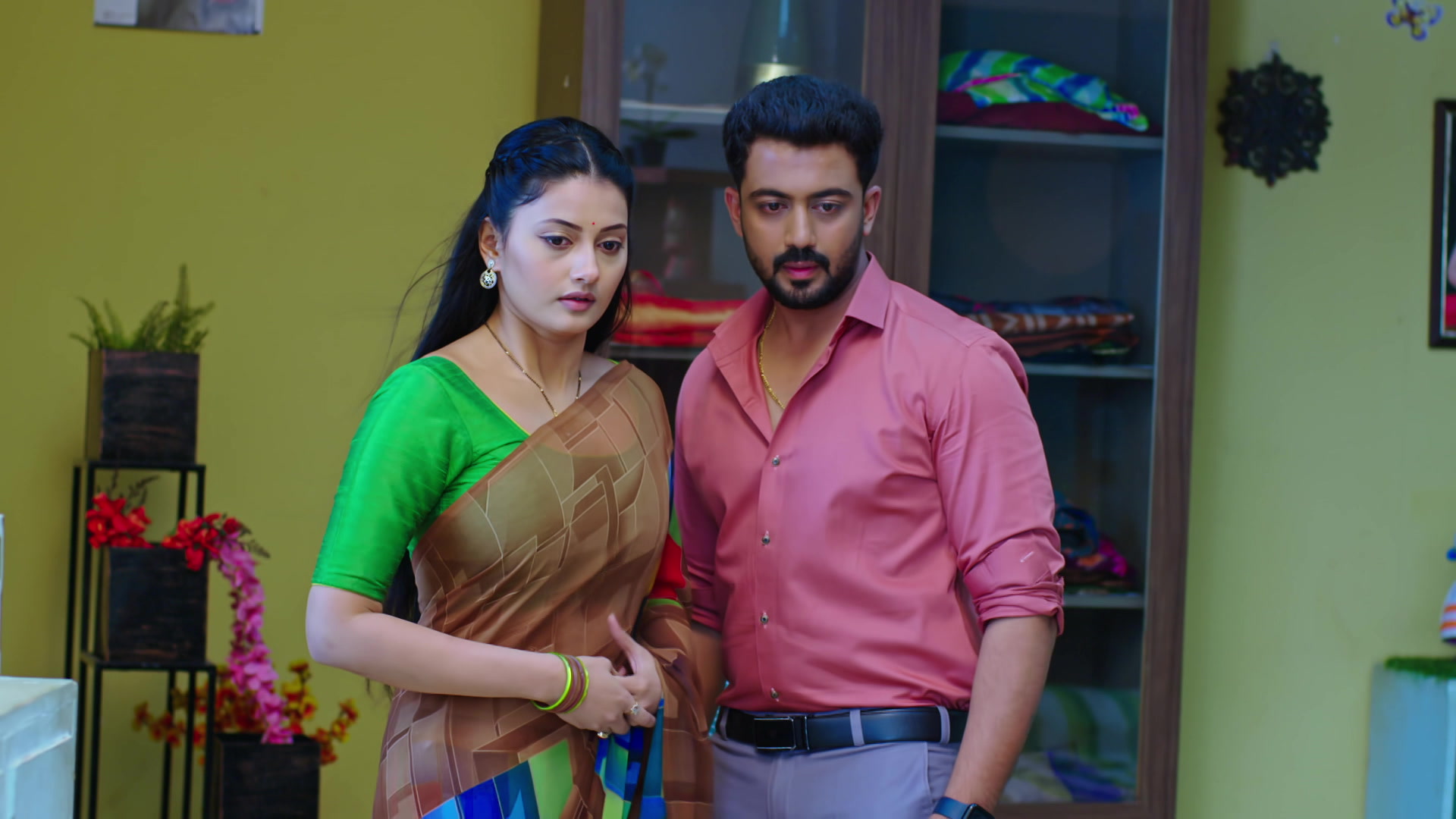 Watch Ennenno Janmala Bandham S1 Episode 360 on JioHotstar