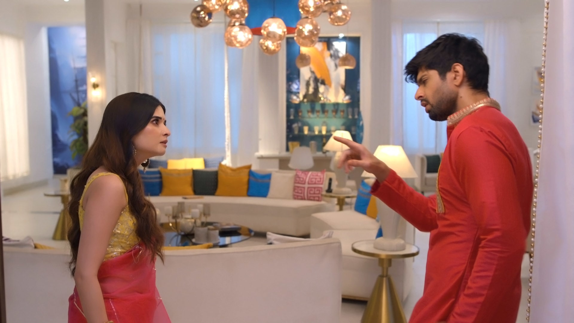 Savi Lashes Out at Rajat