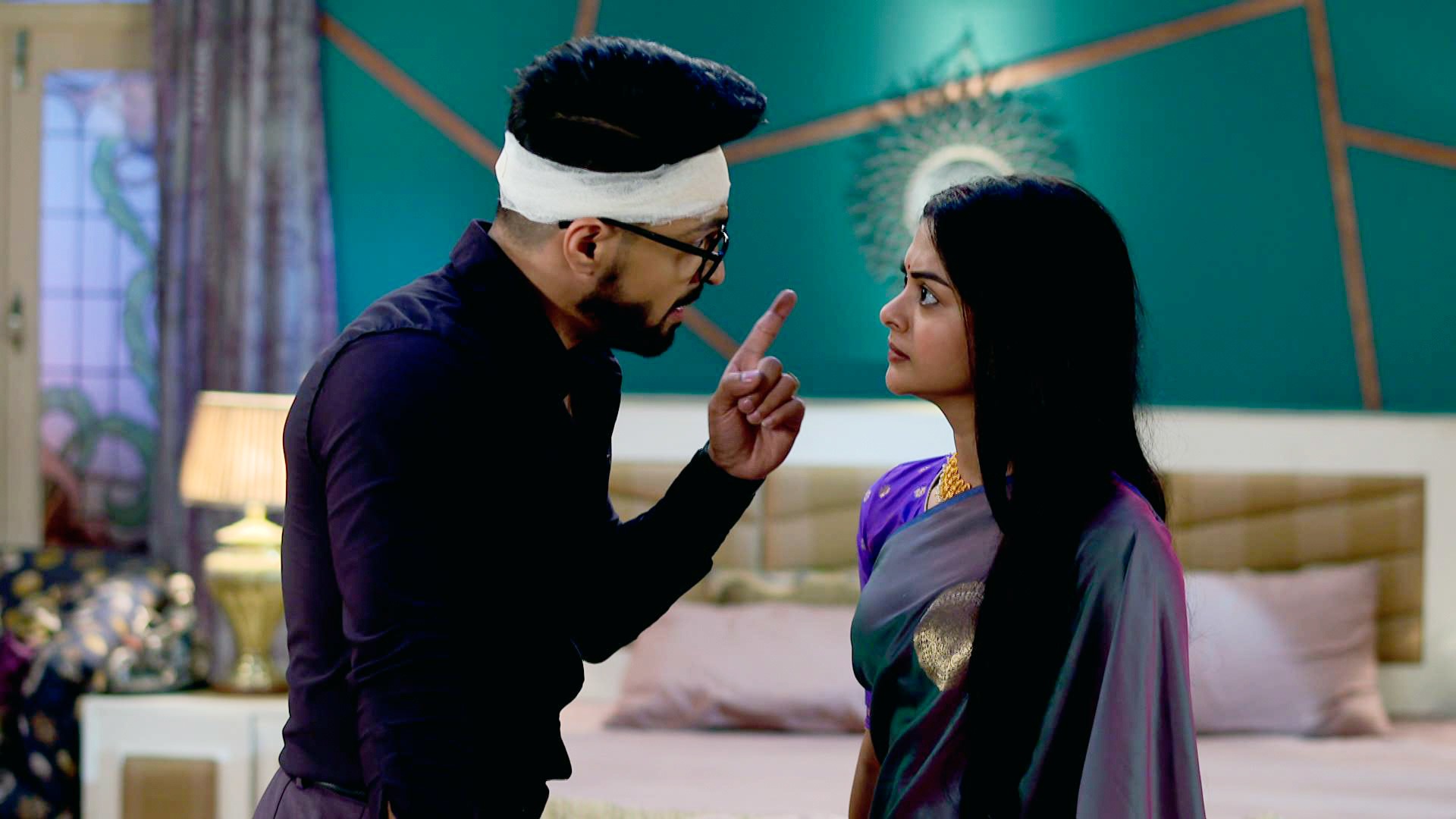 Watch Gaatchora S1 Episode 218 on JioHotstar