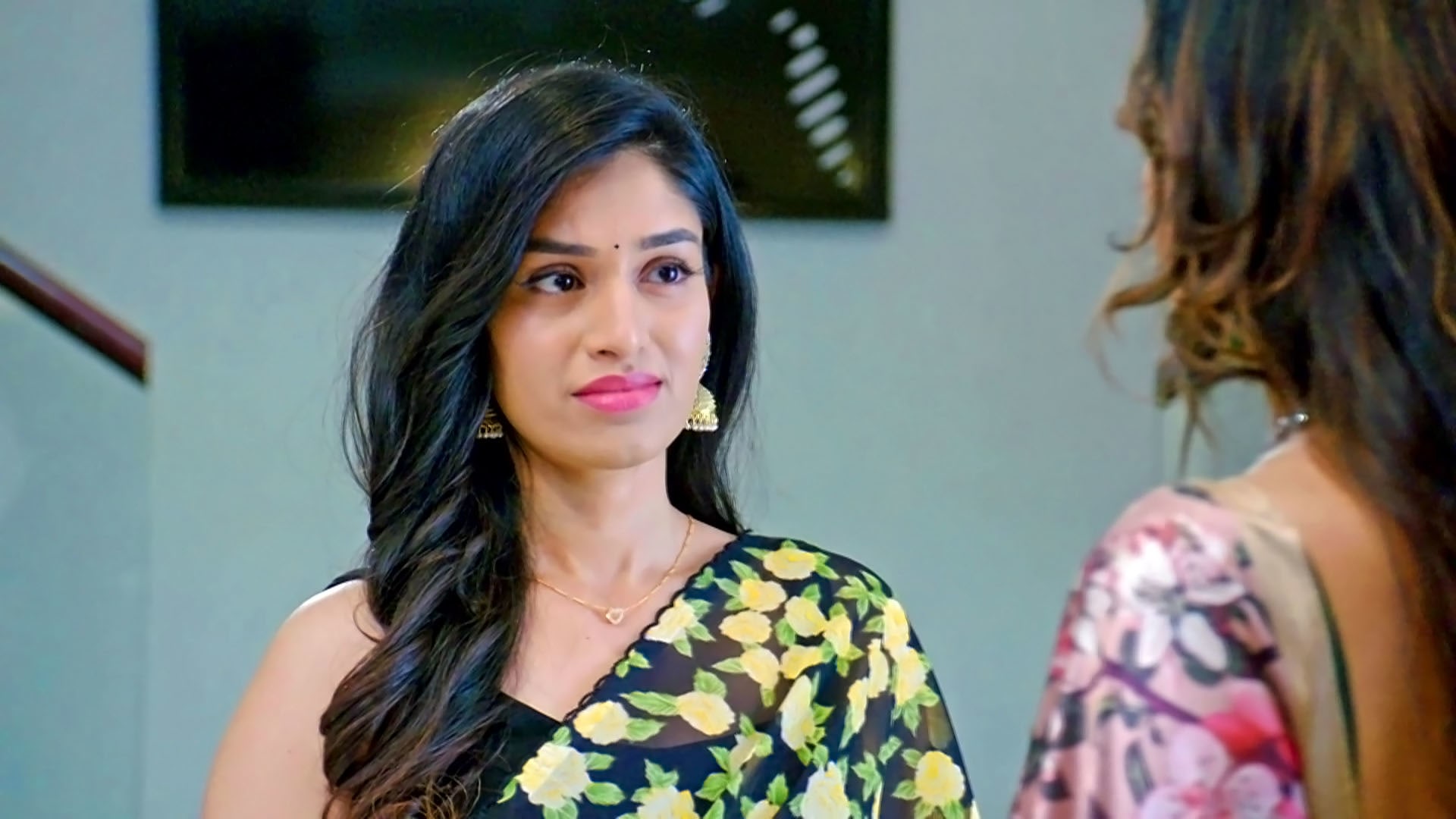 Watch Malini Advises Her Mother Online