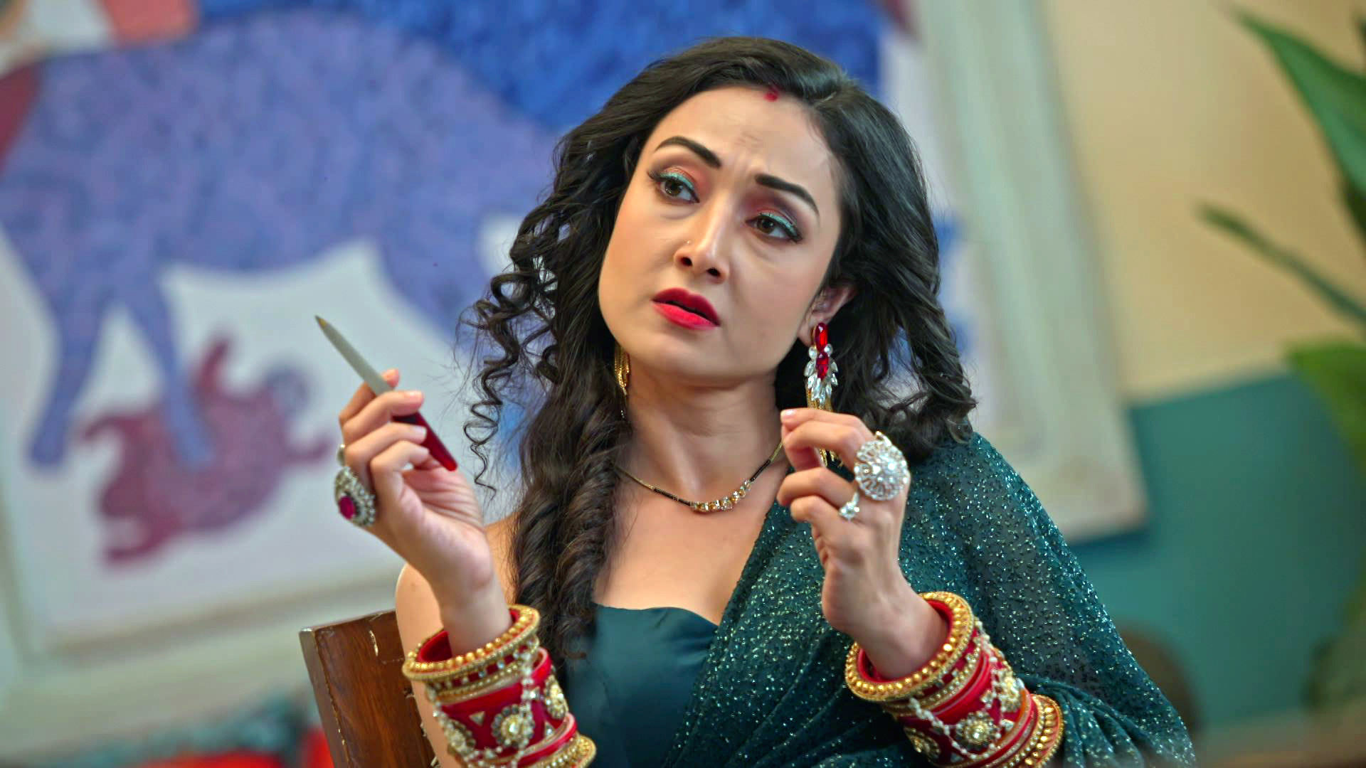 Bhoomi Gives a Warning to Kaju