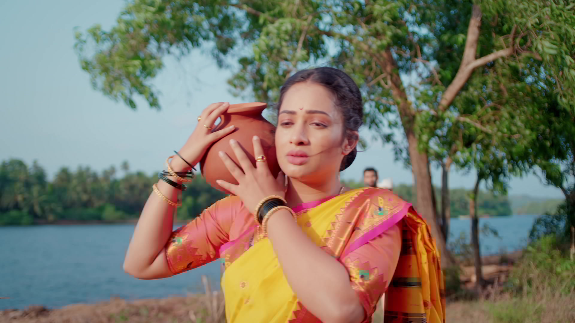 Watch Kon Hotis Tu, Kaay Zaalis Tu Episode 18 on JioHotstar