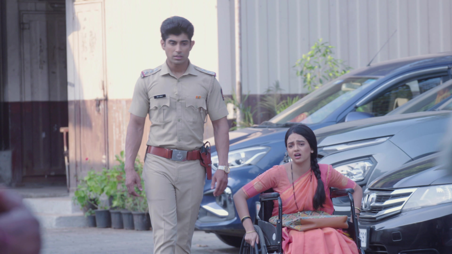 Watch Aboli S1 Episode 615 on JioHotstar