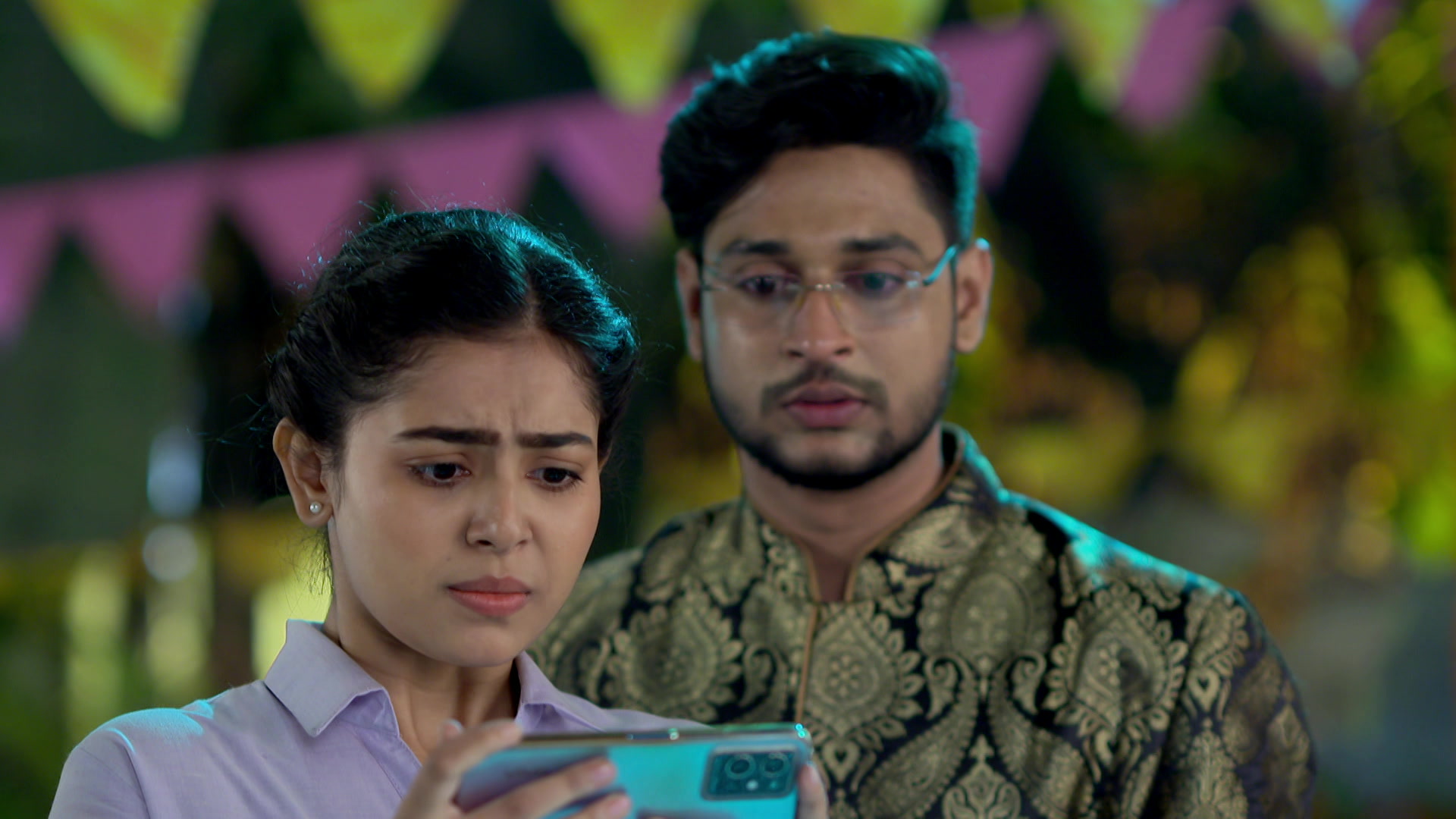 Watch Gaatchora S1 Episode 419 on JioHotstar