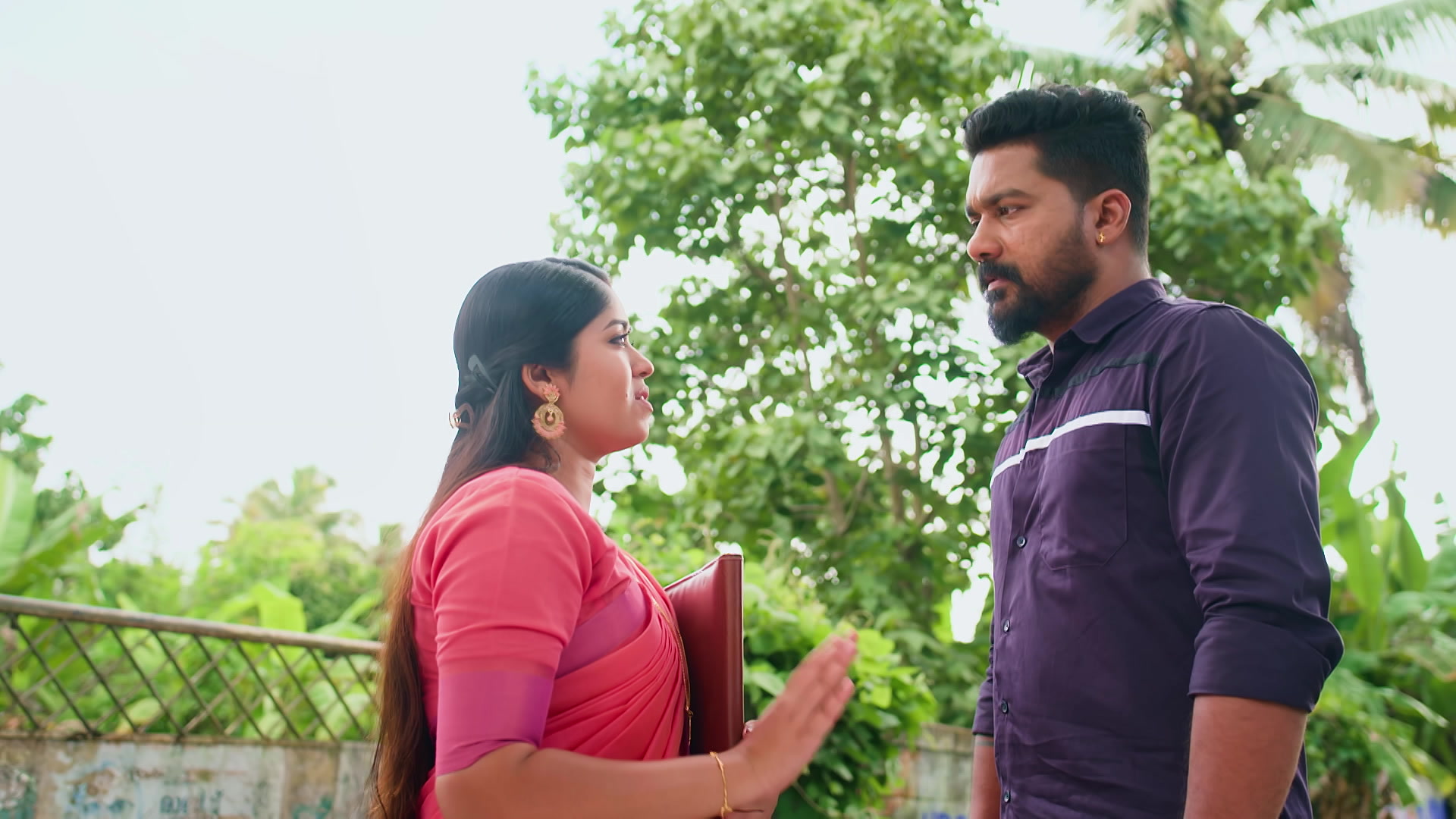 Alok Confronts Meenakshi