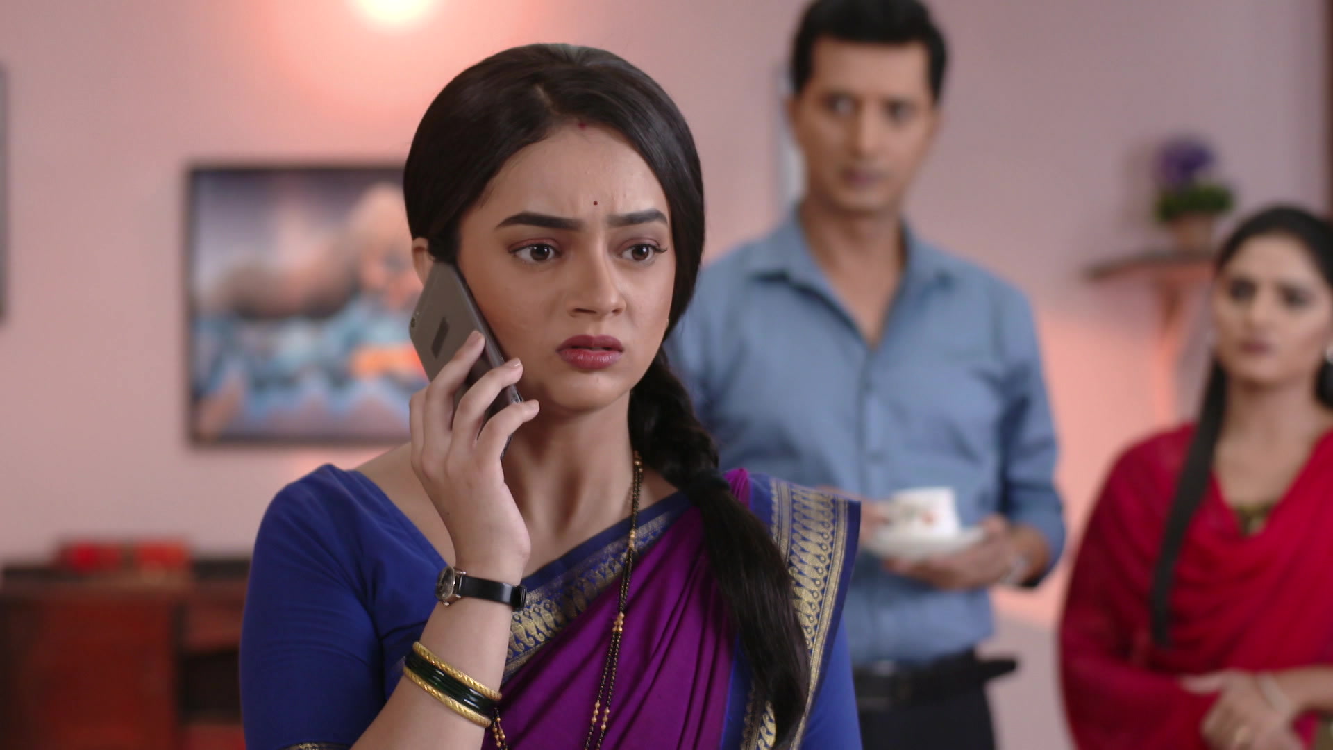 Watch Aboli S1 Episode 392 on JioHotstar