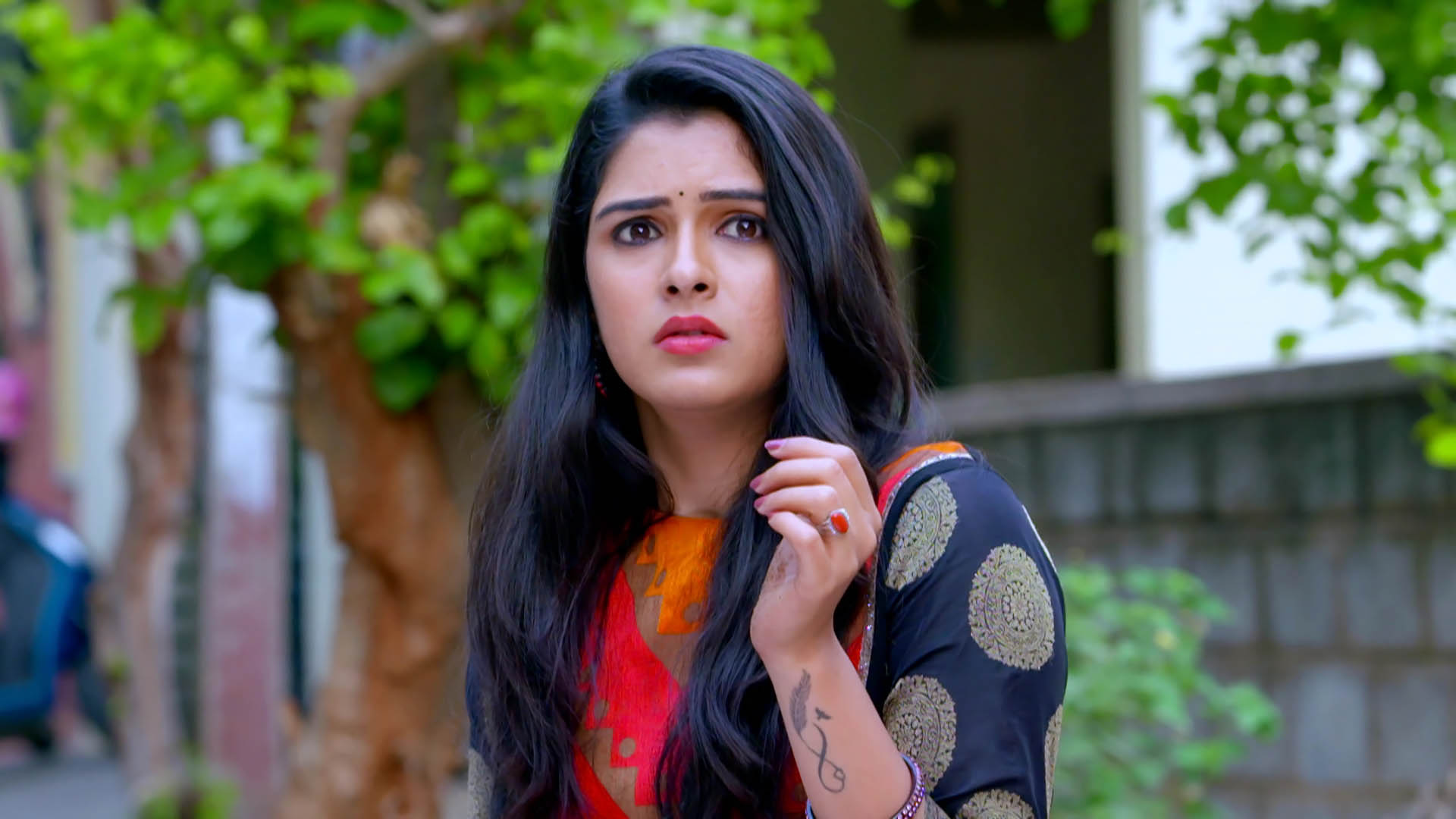 Watch Sarasu S1 Episode 125 on JioHotstar