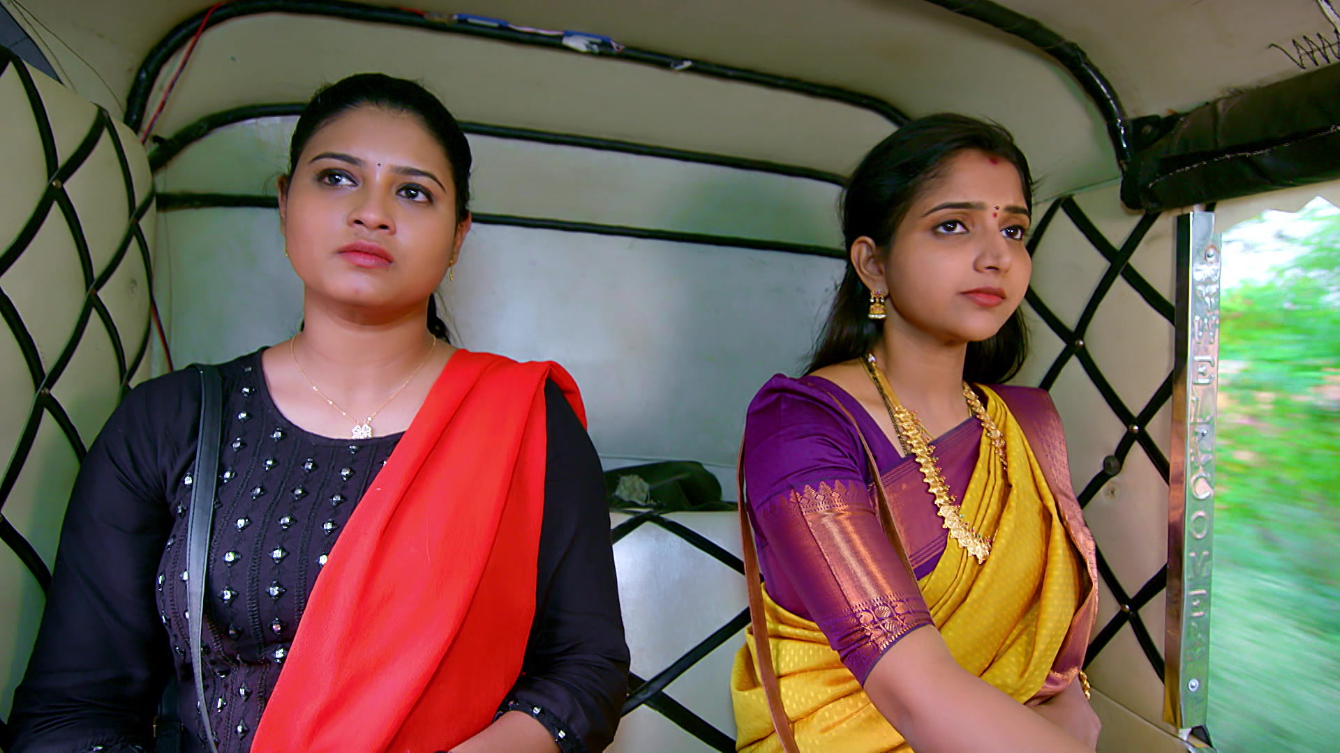 Kavya, Shruthi in Danger