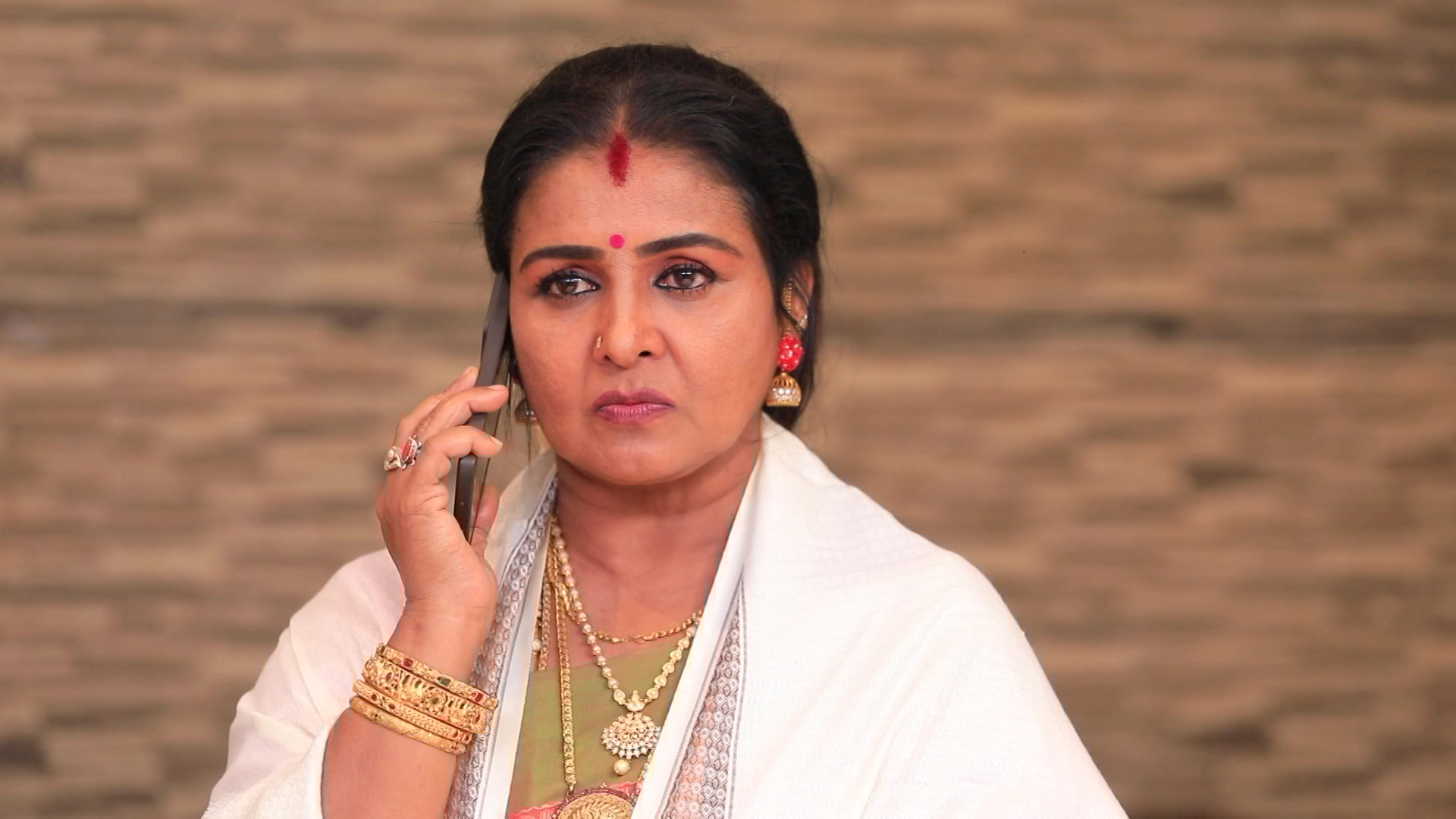 Watch Chinna Marumagal Episode 254 On Jiohotstar