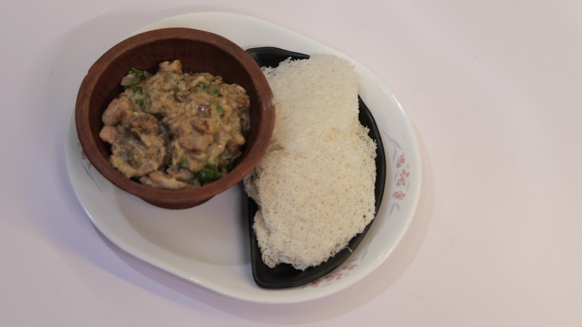 Elaneer Chicken and Idiyappam