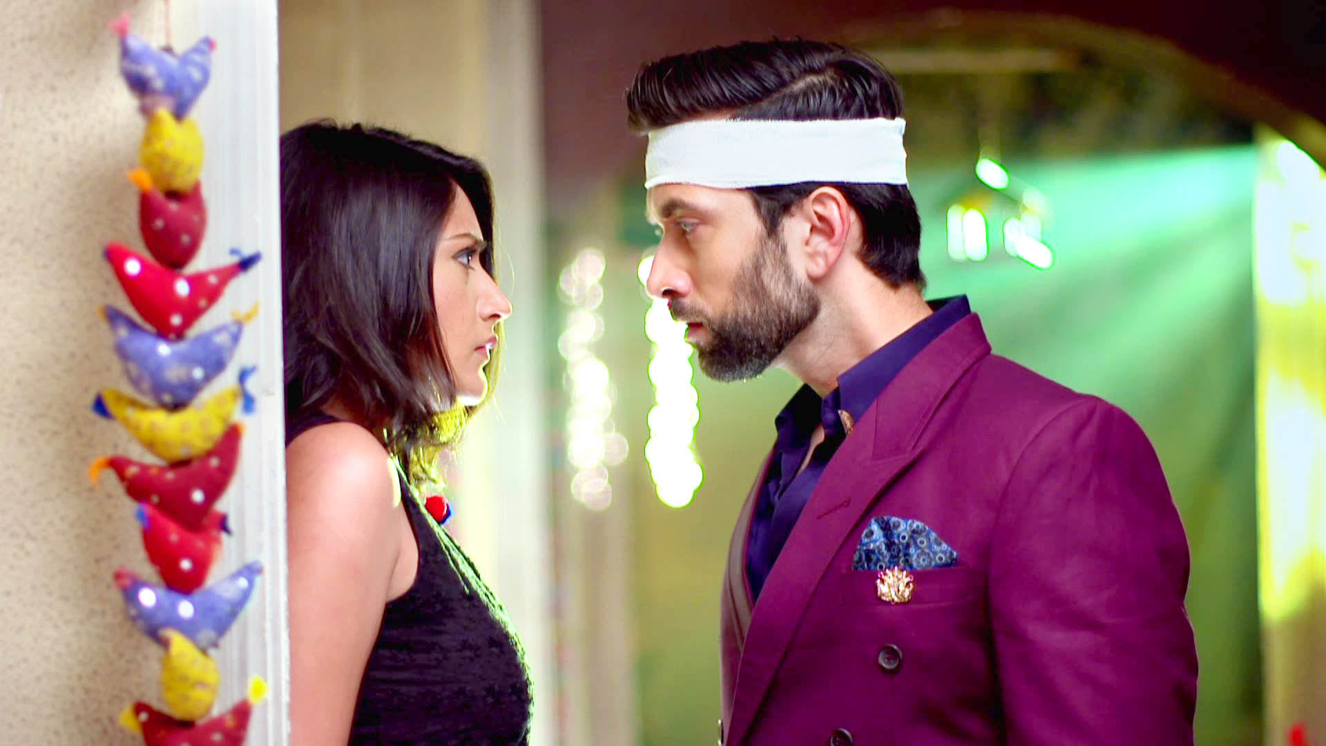 Shivaay Threatens Anika