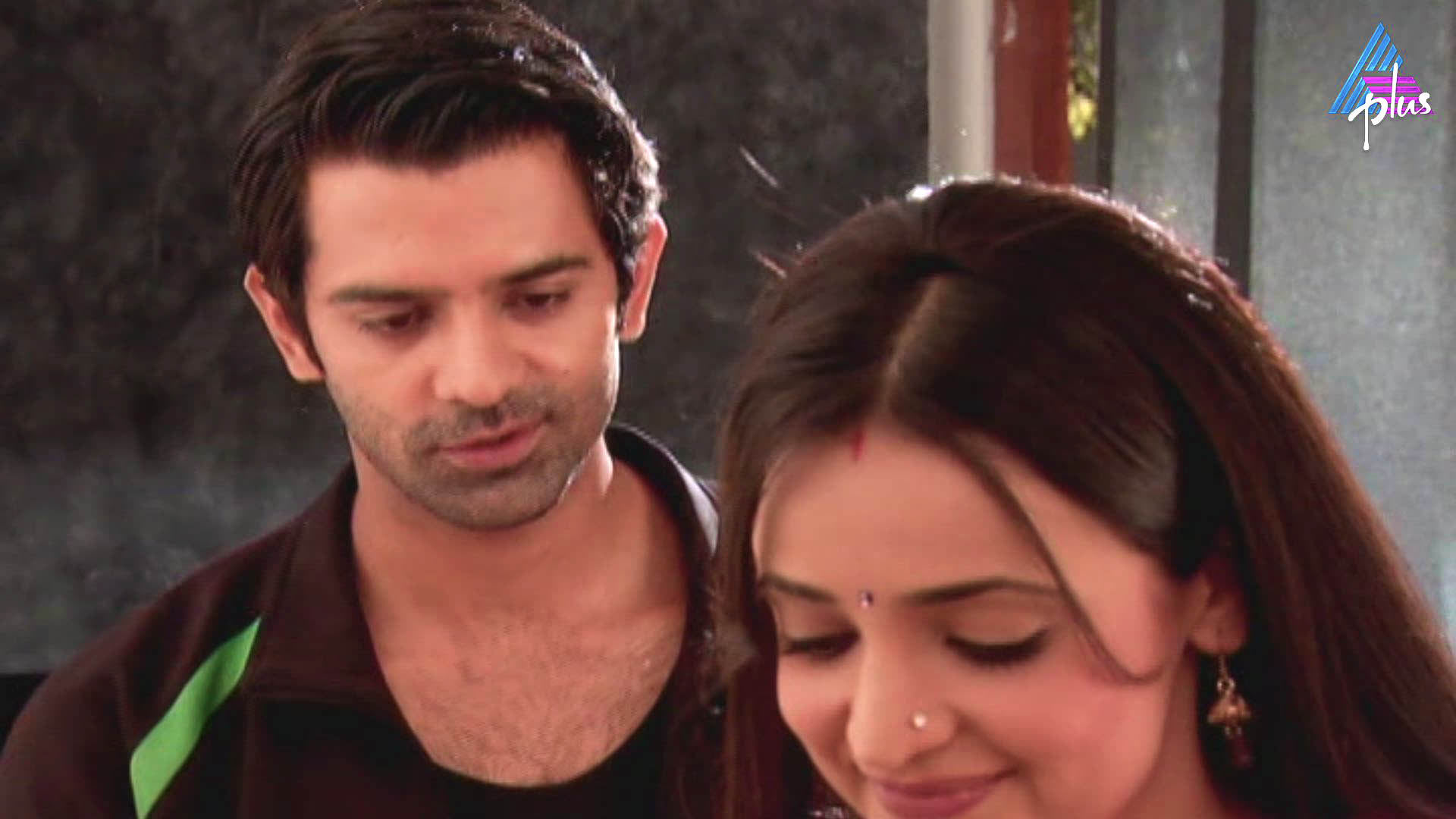 Arnav is in love with Sruthi