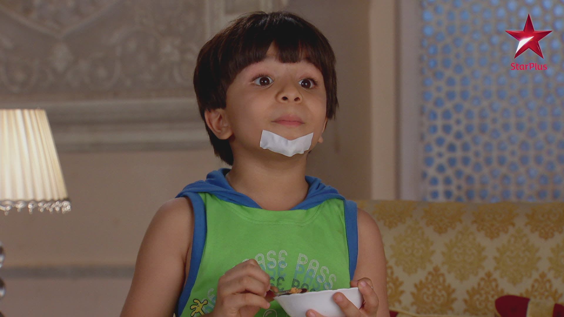 Watch The kids play in Naitik's house Online
