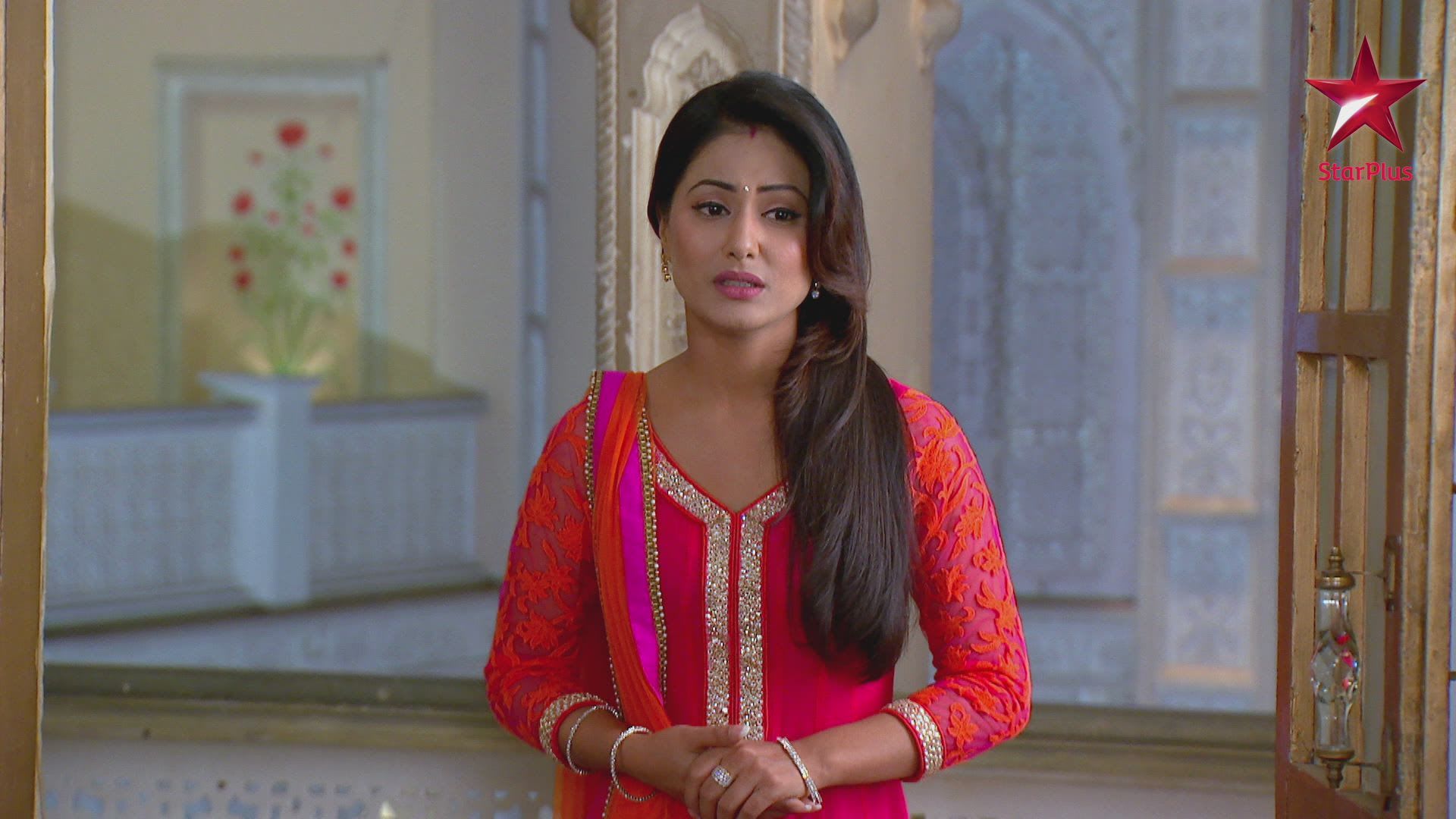 Watch Akshara's plan for Raj Shekhar Online