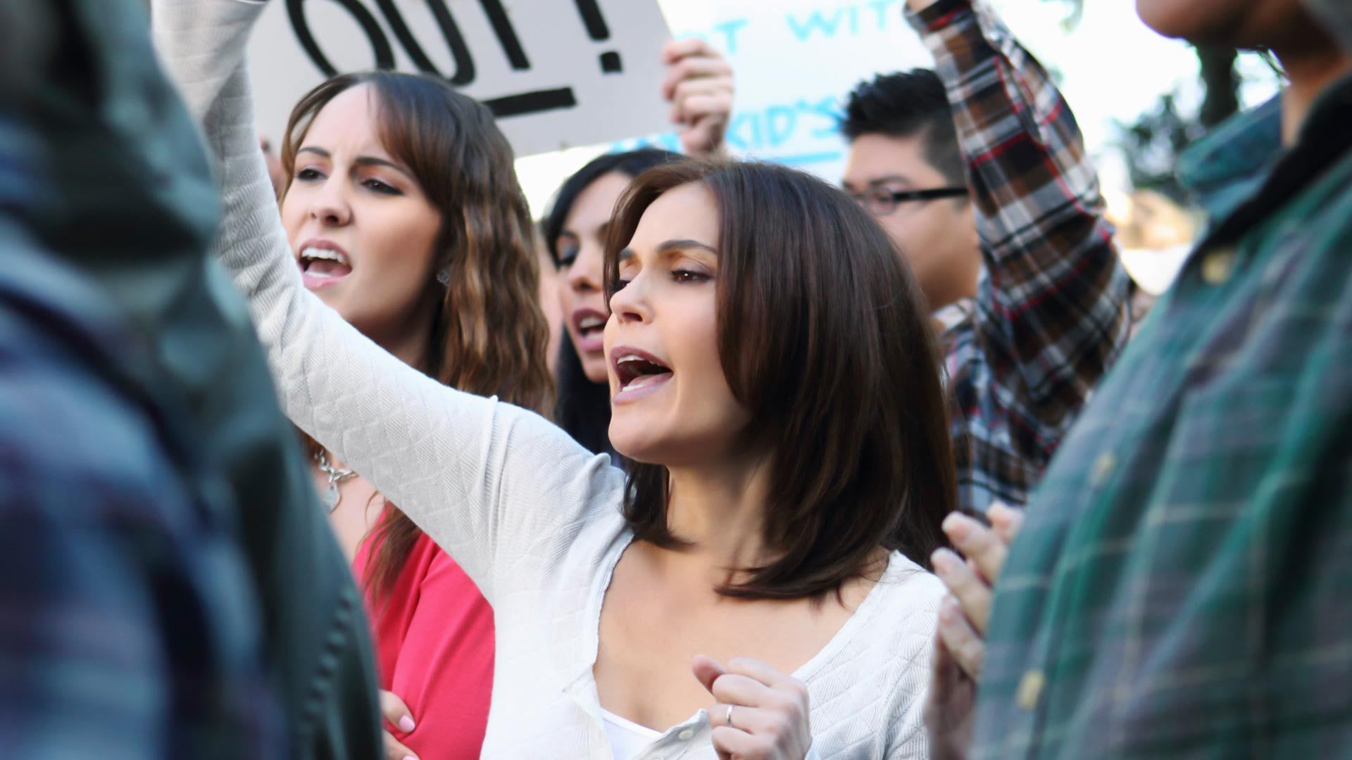 Nonton Down the Block There's a Riot Season 7 Episode 10 - Down the ...