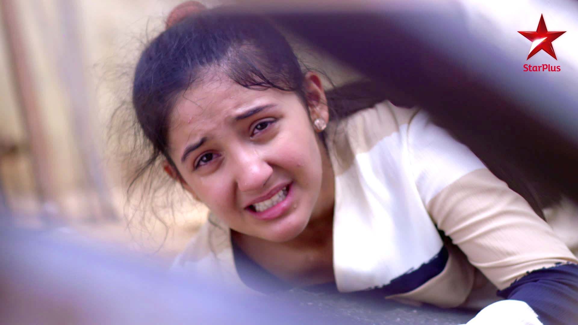 Naira Hides From Akshara