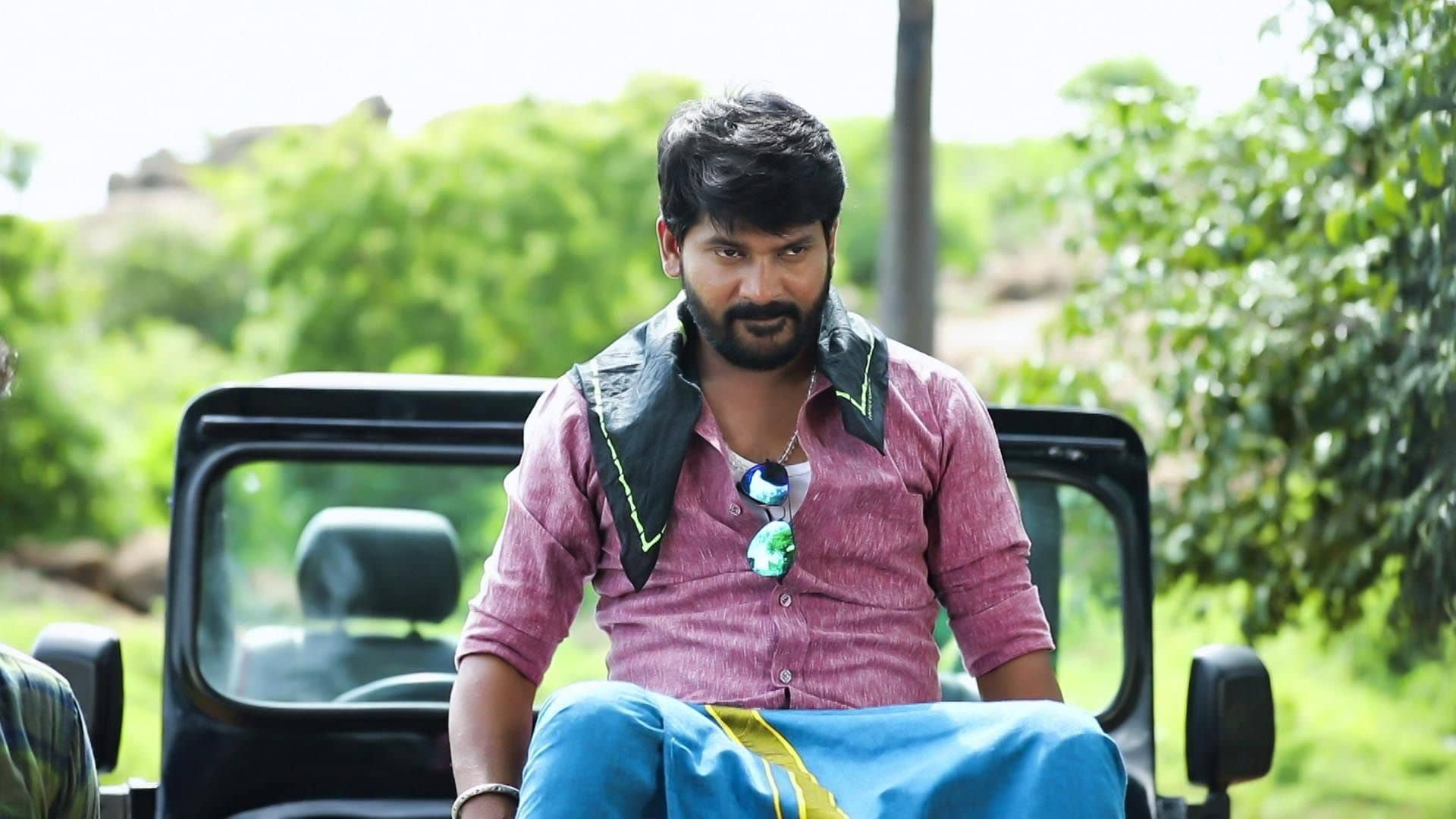Watch Bhaskar Captures Velraj Online