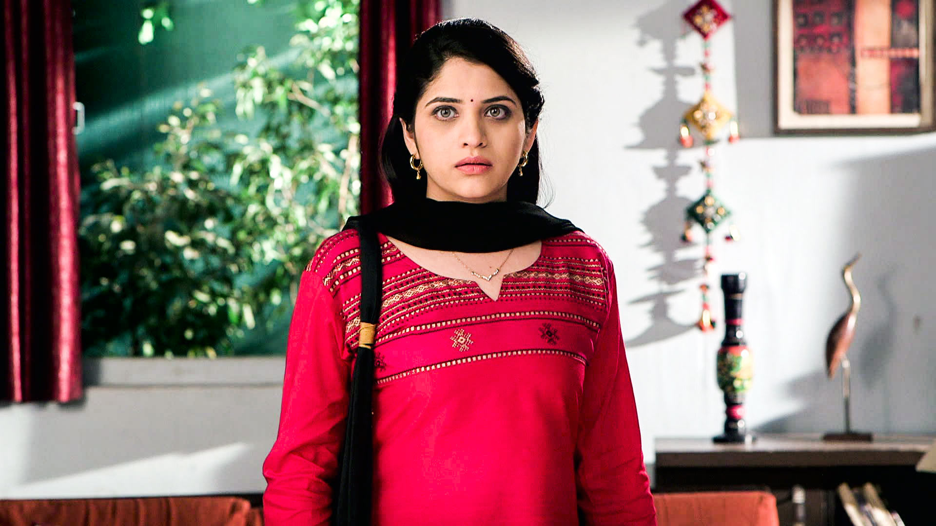 Watch Aamhi Doghe Raja Rani Episode 74 on JioHotstar