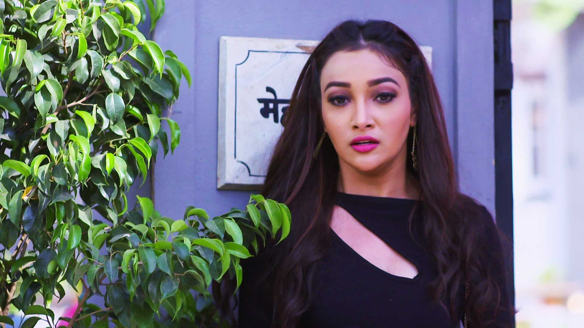 Watch Riya Leaves The House Online