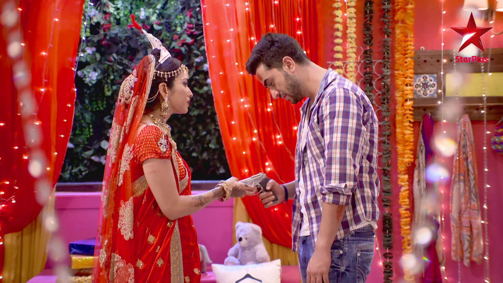 Koyal Decides to Elope with Raj