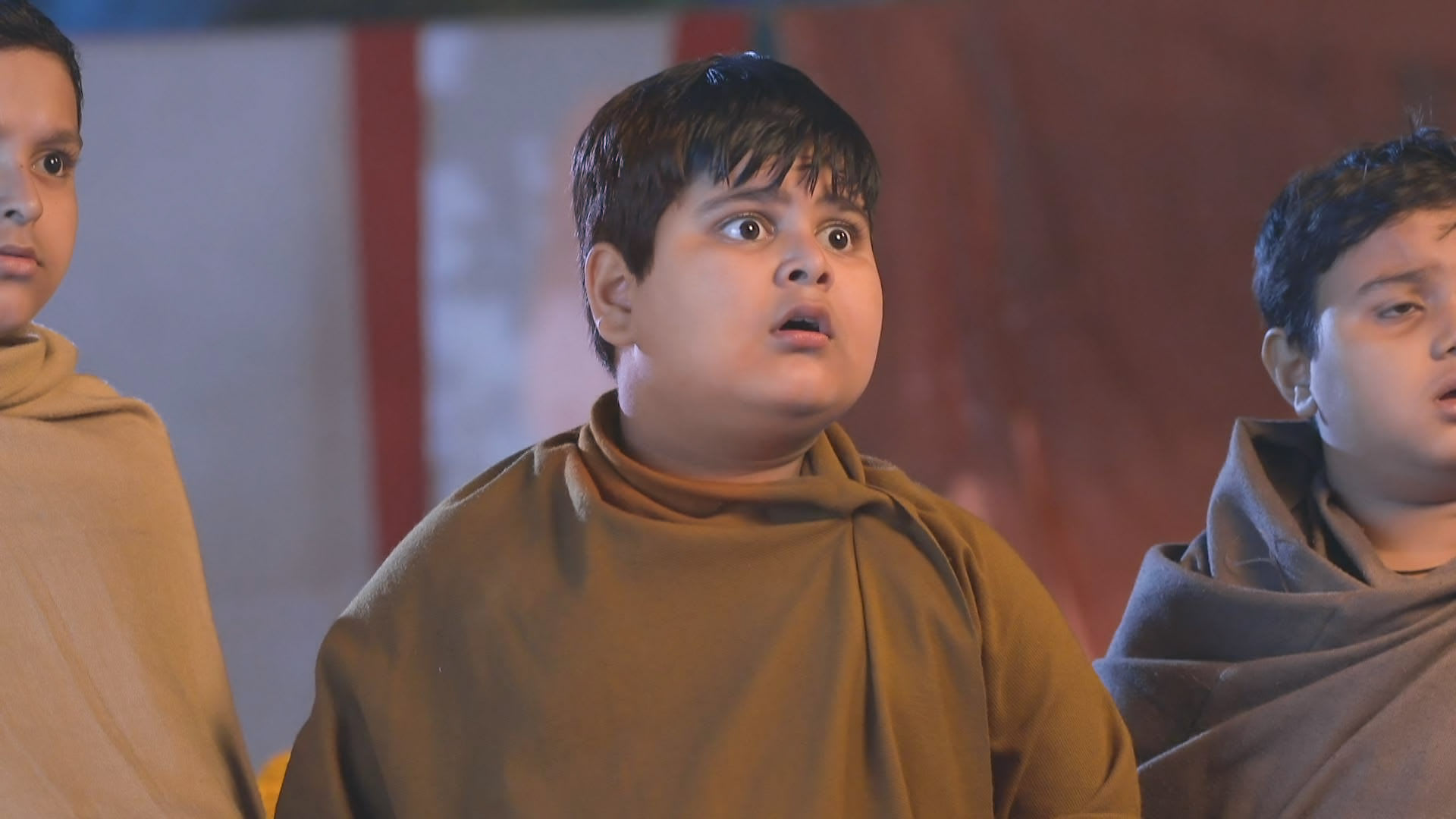 Watch Gopal Bhar S1 Episode 6 on JioHotstar