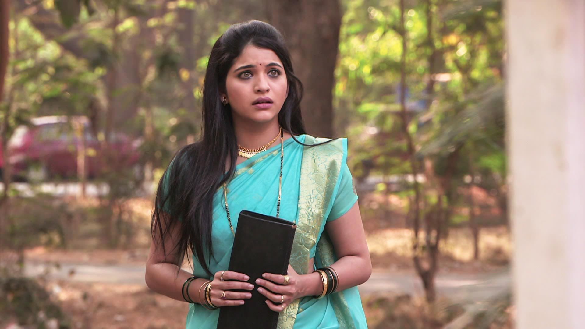 Watch Aamhi Doghe Raja Rani S1 Episode 101 on JioHotstar