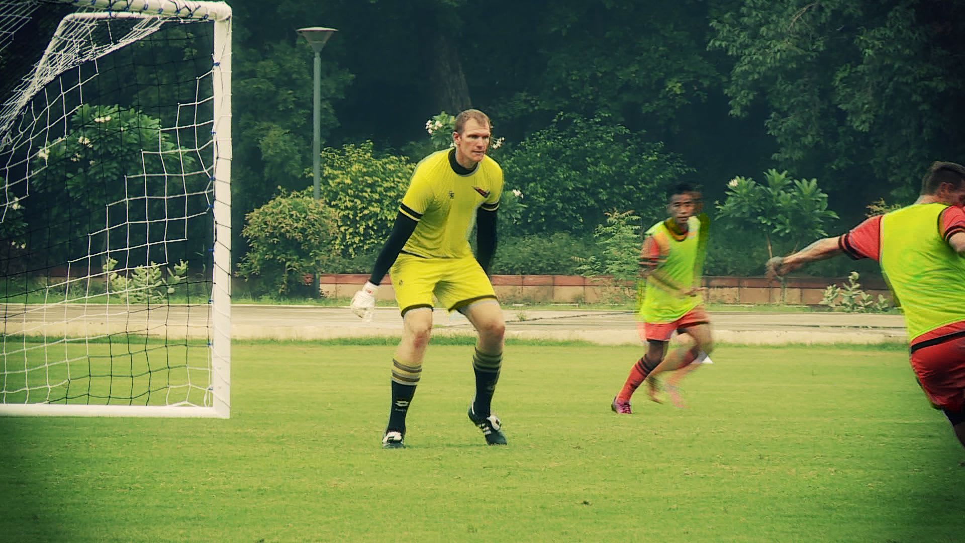 Hero Indian Super League (Hero ISL): Introducing Delhi Dynamos' Kristof Van Hout - world's tallest goalkeeper