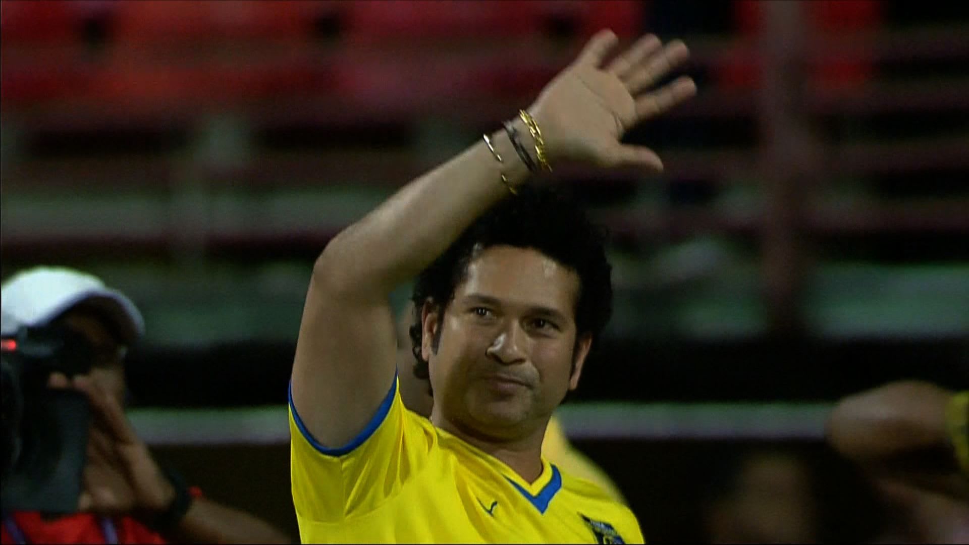 Hero ISL 2014 specials: Sachin Tendulkar lights up Kochi